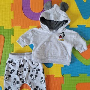 Newborn: Hoodie and Pants